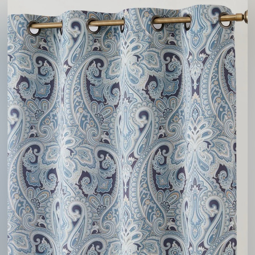 GOC.ME PARIS PAISLEY ROOM DARKENING GROMMET PANELS Set of 4 Panels - 100 x 72in - Picture 3 of 9
